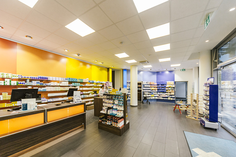 Hanshow Digital Shelf Label Enhancing Information, Efficiency, and Customer Service for Drug Store